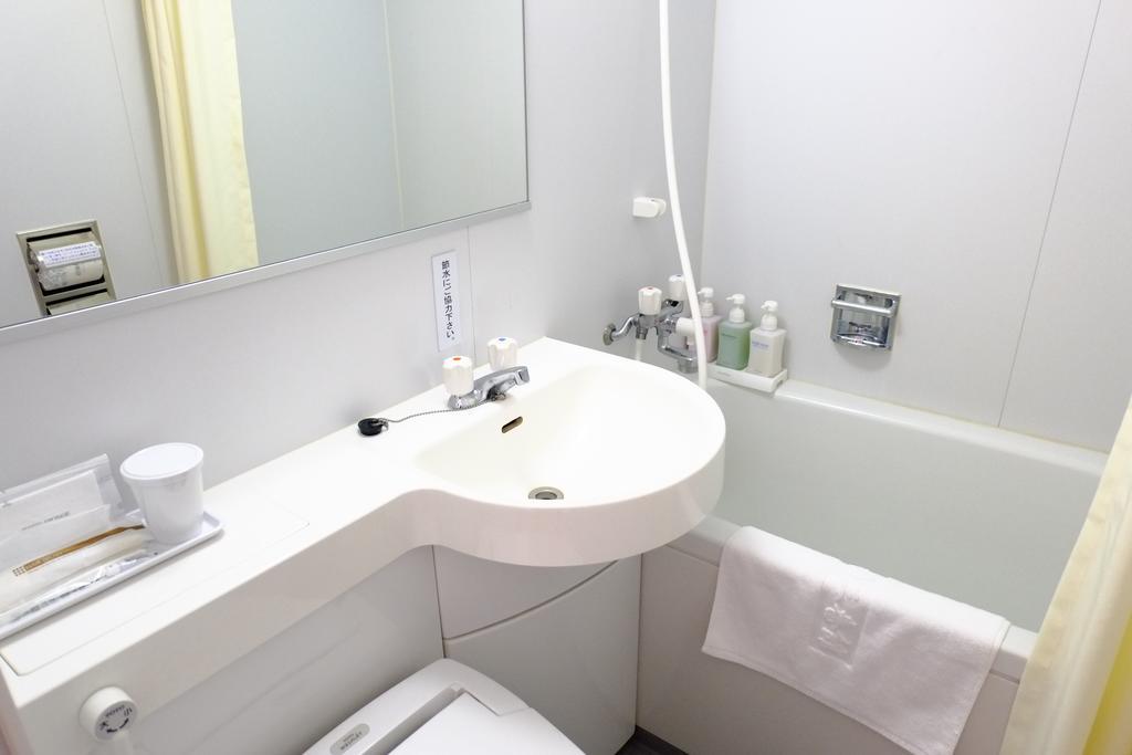 Hotel Shimbashi Sambankan Токіо Номер фото